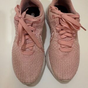 Nike Women's Pink Athletic Shoes